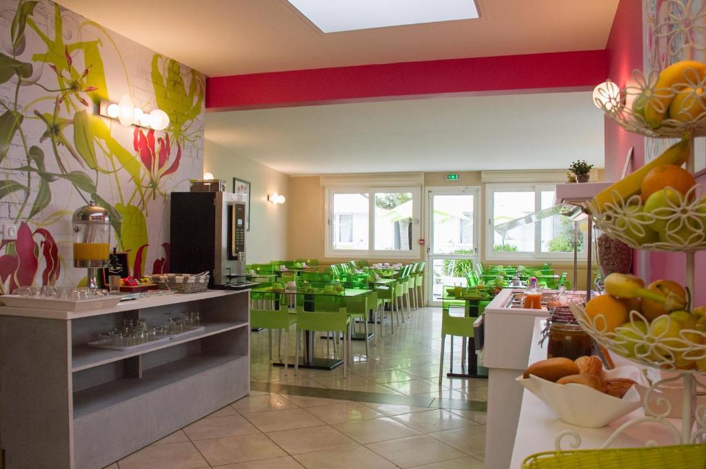 Les Hirondelles Hotel Les Sables-d'Olonne Exterior photo