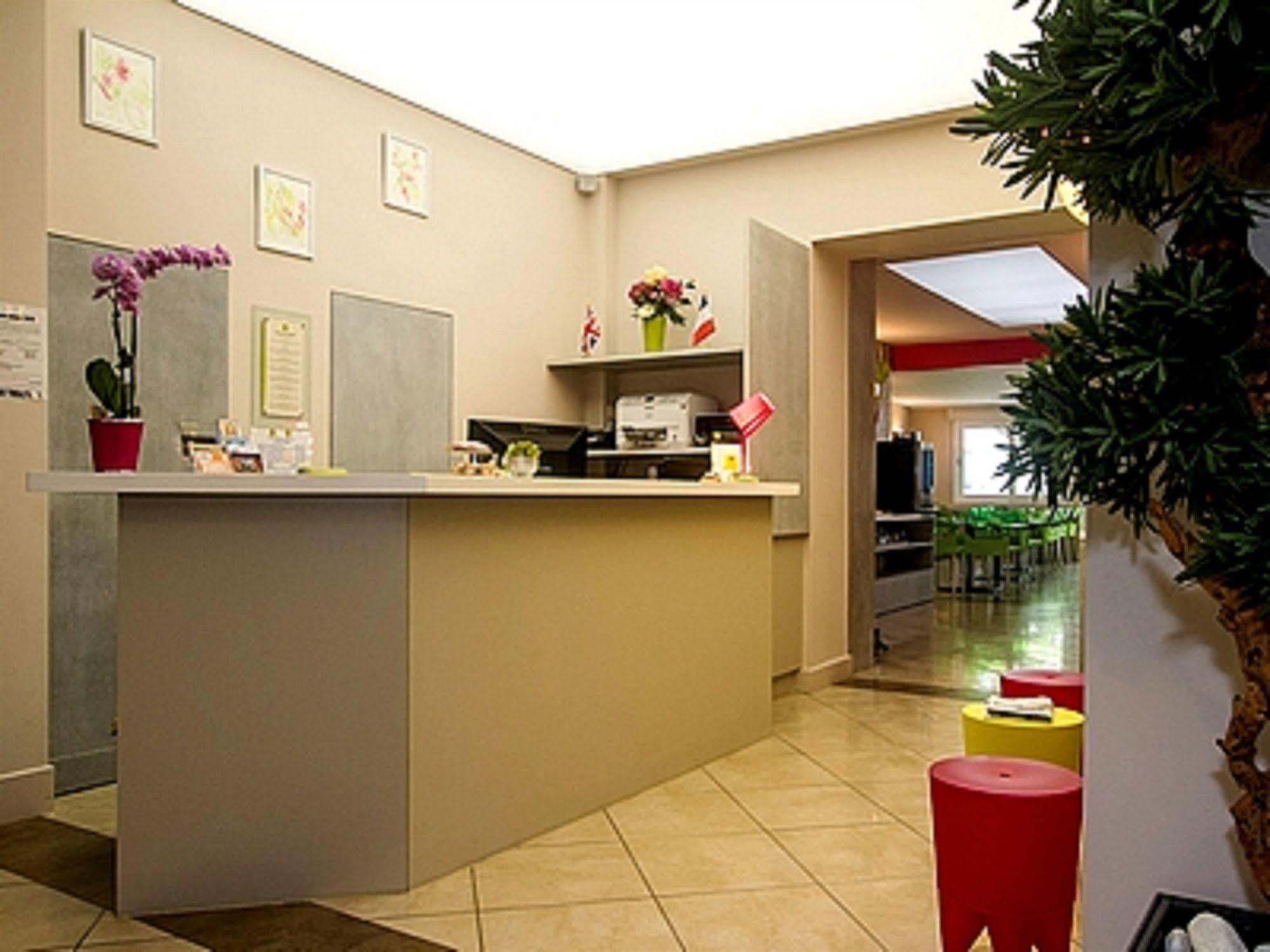 Les Hirondelles Hotel Les Sables-d'Olonne Exterior photo